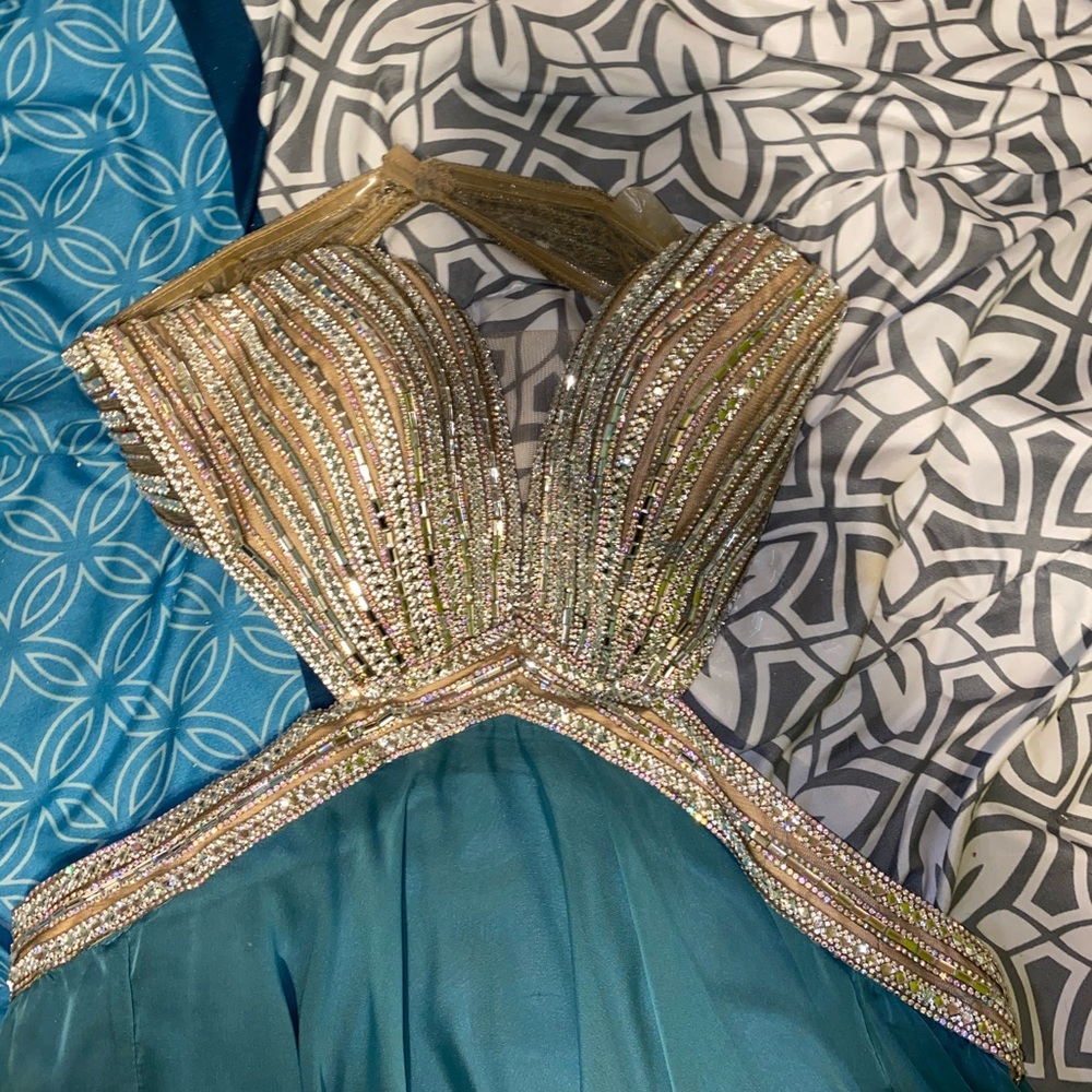 Prom dress size zero - Picture 2 of 6